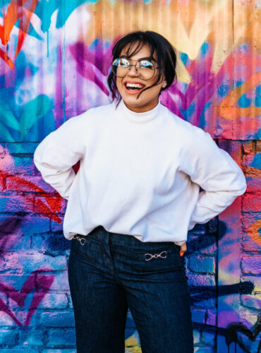 No se trata solo de conectar empresas y servicios, sino de entender qué impacto real tienen en las personas que trabajan en retail. Aquí, las empresas de servicios no se posicionan únicamente por lo que venden, sino por cómo acompañan, cómo entienden el contexto y cómo contribuyen a mejorar el día a día del retail.